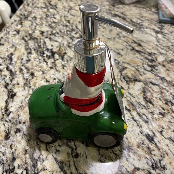 HOME ESSENTIALS SANTA CLAUS SOAP PUMP - Picture 3 of 7